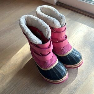 Kids size 12 Sorel snowboots